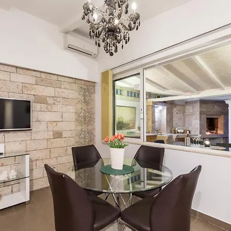 Villa Holiday